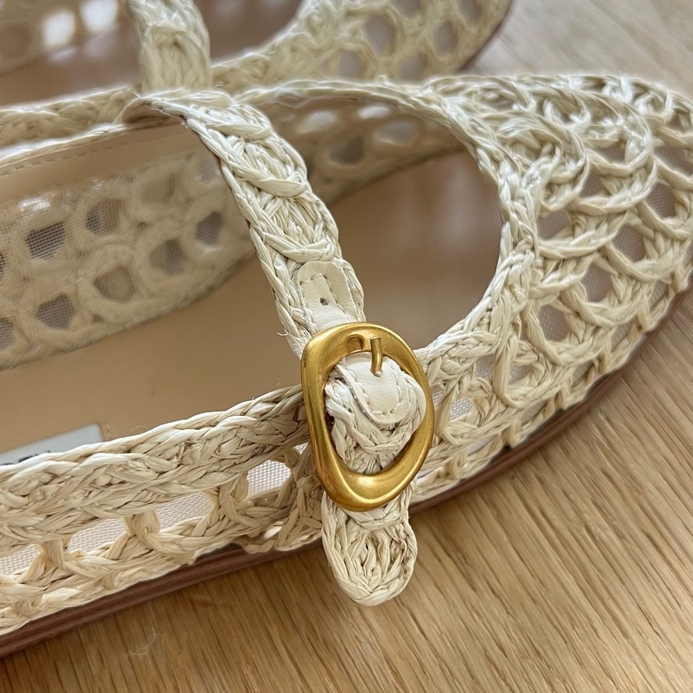 Steve Madden Cream Woven Raffia Flats Sz 6 - Picture 2 of 4